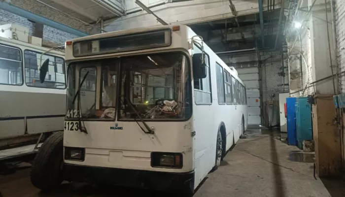 В Барнауле поручили усилить работы по ремонту троллейбусов