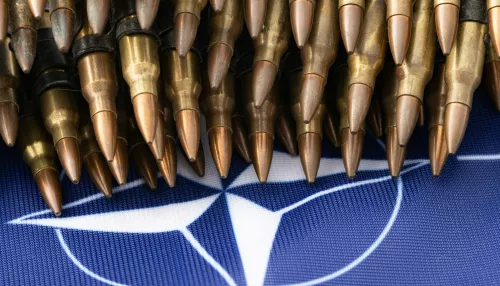 В НАТО увидели 10 признаков подготовки к полномасштабному нападению России