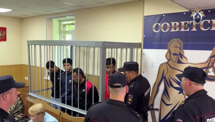 Четверых мигрантов обвинили в групповом изнасиловании девушки из Алтайского края