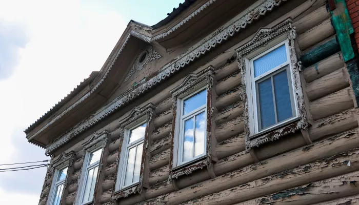 В центре Барнаула продают вековой почти памятник архитектуры с прокурорским прошлым