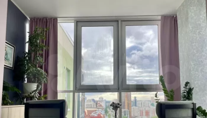 Панорамную двушку с видом на закаты и салюты продают за 12,6 млн рублей в Барнауле