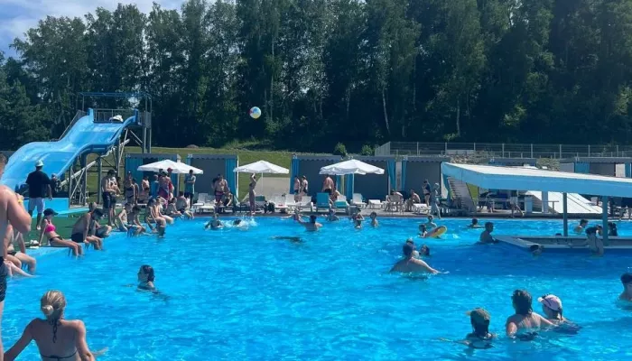 Очевидцы: в Алтайском крае в бассейне едва не утонула девочка