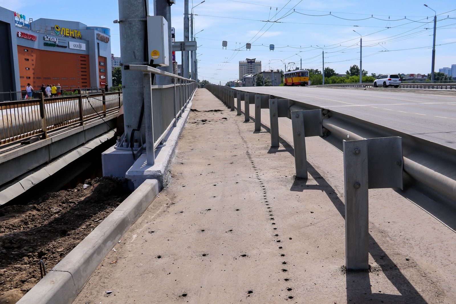 В Барнауле завершается благоустройство моста у Нового рынка - Толк  26.06.2024