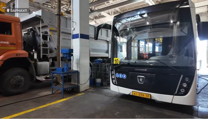 Новые барнаульские автобусы проходят техобслуживание