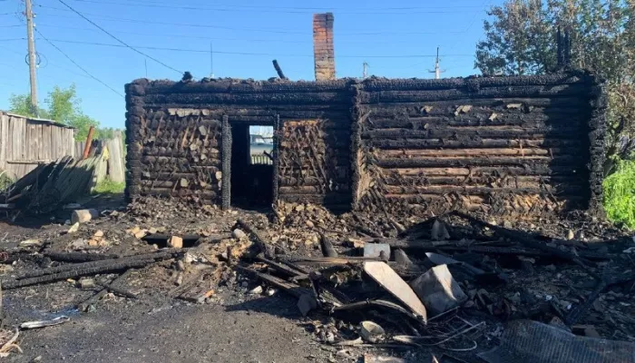 Ночной пожар под Новосибирском унес жизни четырех человек, в том числе двоих детей