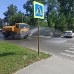 В Барнауле продолжают полив раскаленных городских дорог
