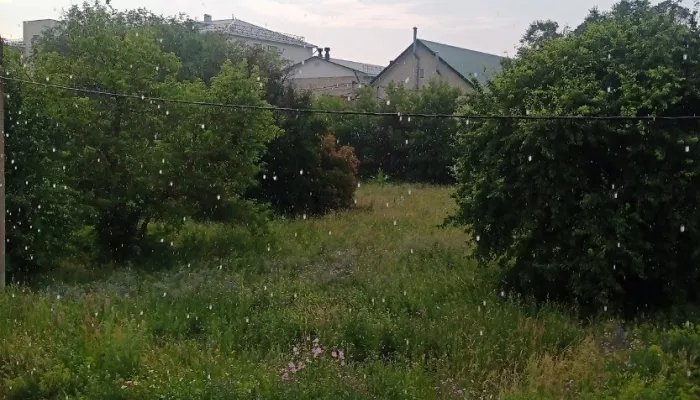 Долгожданная гроза обрушилась на Барнаул в 30-градусную жару
