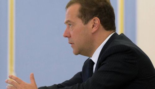 Медведев назвал виновных в пожаре на ледоколе Виктор Черномырдин