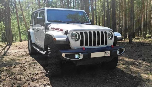 Быстрый Jeep Wrangler со съемной крышей и набором для путешествий продают в Барнауле