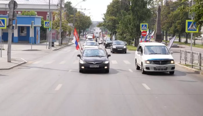 В Барнауле провели автопробег, посвященный Дню ветеранов боевых действий