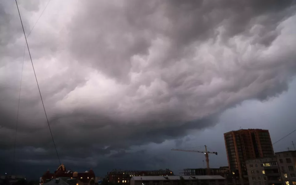 Грозы с градом обрушатся на Алтайский край 10 и 11 мая