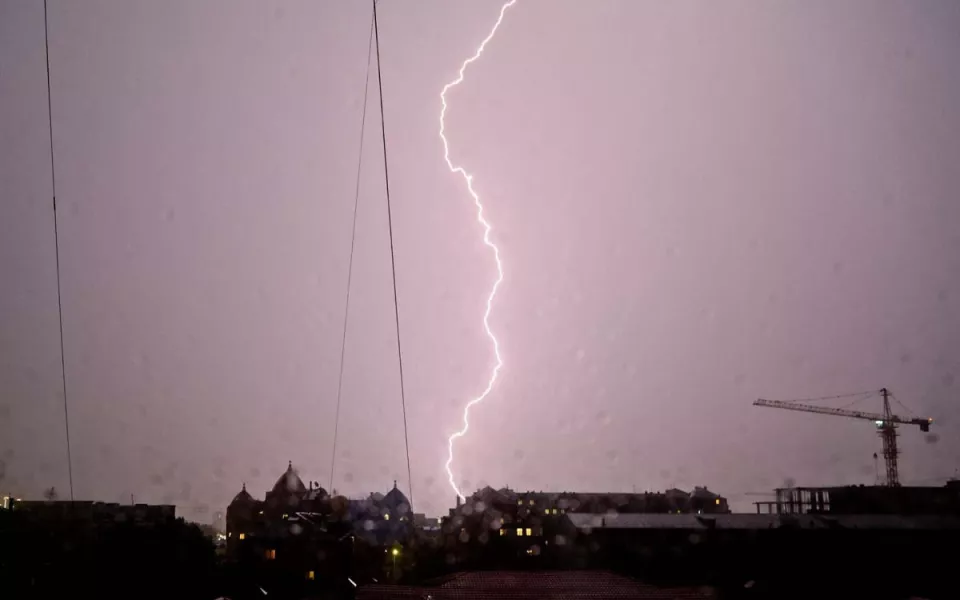 Мощный ливень с грозой обрушился на Барнаул вечером 8 июня