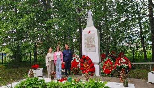 Волонтеры Победы из Алейска посетили могилу советской разведчицы Валентины Олешко