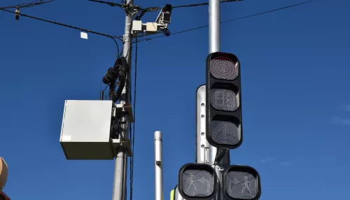 12 умных светофоров устанавливают на проспекте Ленина в Барнауле