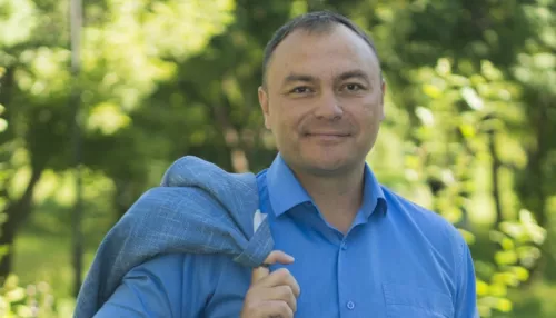 В Новоалтайске прощаются с погибшим на СВО депутатом Дмитрием Гришиным