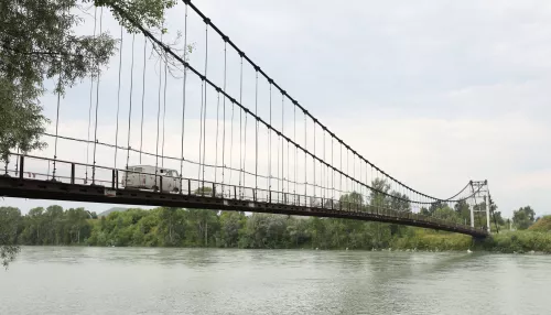 Стало известно, как сейчас выглядит строящийся Платовский мост на Алтае
