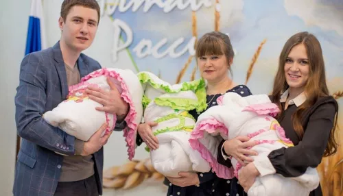 Многодетные семьи из Алтайского края смогут получить маткапитал без заявлений