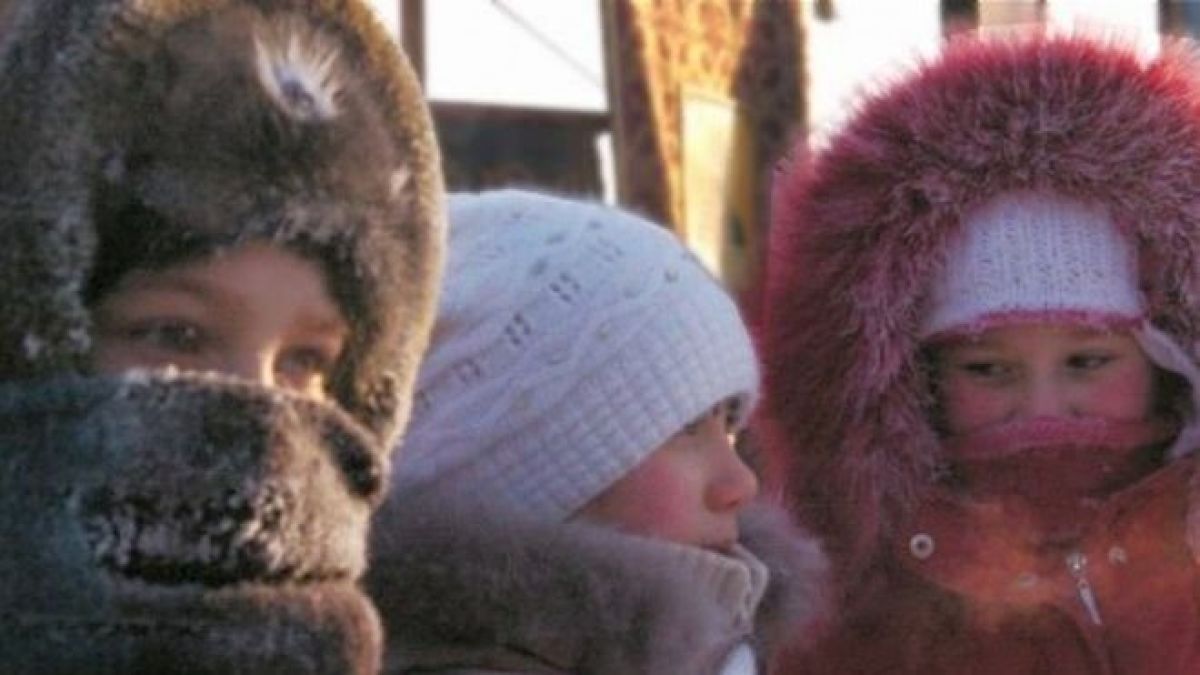 Отпускать ли ребенка в школу в сильные морозы на Алтае?
