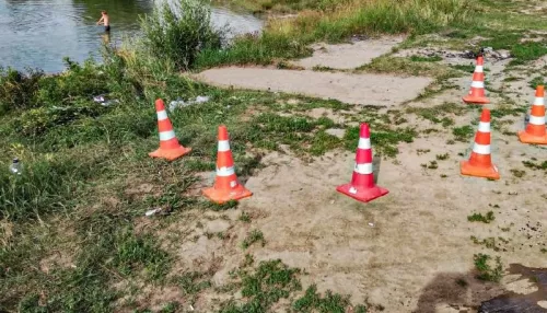 В ДТП со съехавшей в озеро под Барнаулом машиной пострадали трое взрослых и ребенок