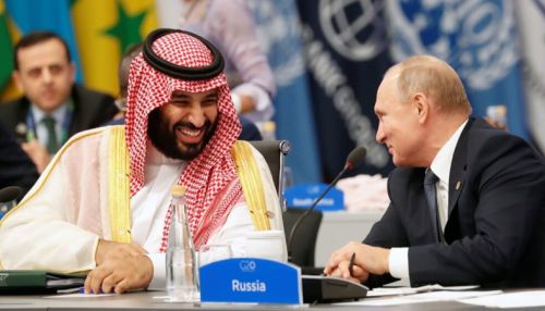 Дал пять: Песков объяснил рукопожатие Путина и саудовского принца