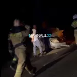 В Барнауле на Лесном тракте ночью в ДТП разбились несколько машин