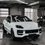 Белоснежный Porsche Cayenne Coupe премиум-класса продают за 22 млн рублей в Барнауле