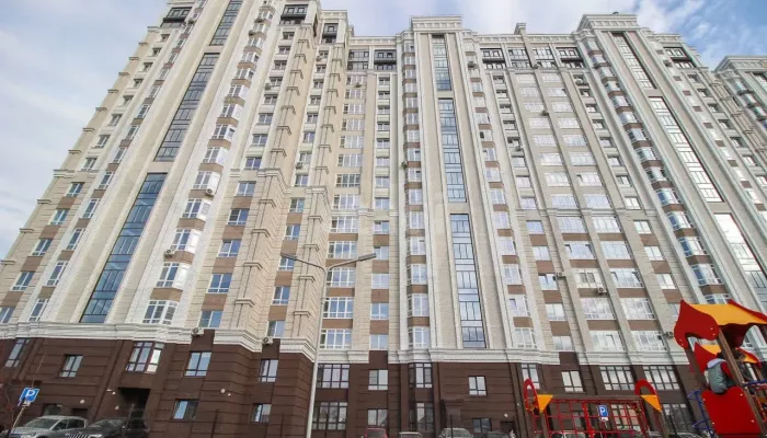 Элитную четырешку с собственной террасой на крыше продают за 21 млн руб. в Барнауле