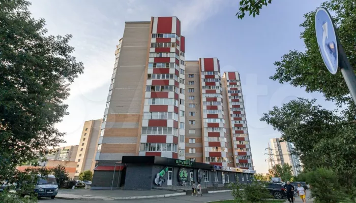 Квартиру с бронированными окнами продают в Барнауле за 11,7 млн рублей