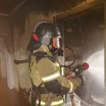 В Барнауле загорелся частный дом на улице Гвардейской