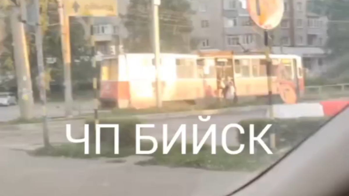 Трамвай без двери