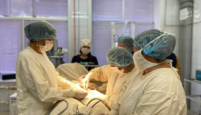 В Алтайском крае врачи удалили женщине огромную опухоль