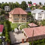 Коттедж с хаммамом и дизайнерским ремонтом продают за 43 млн рублей в Барнауле