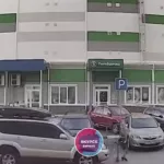 Девятилетний мальчик на самокате попал под колеса внедорожника в Барнауле