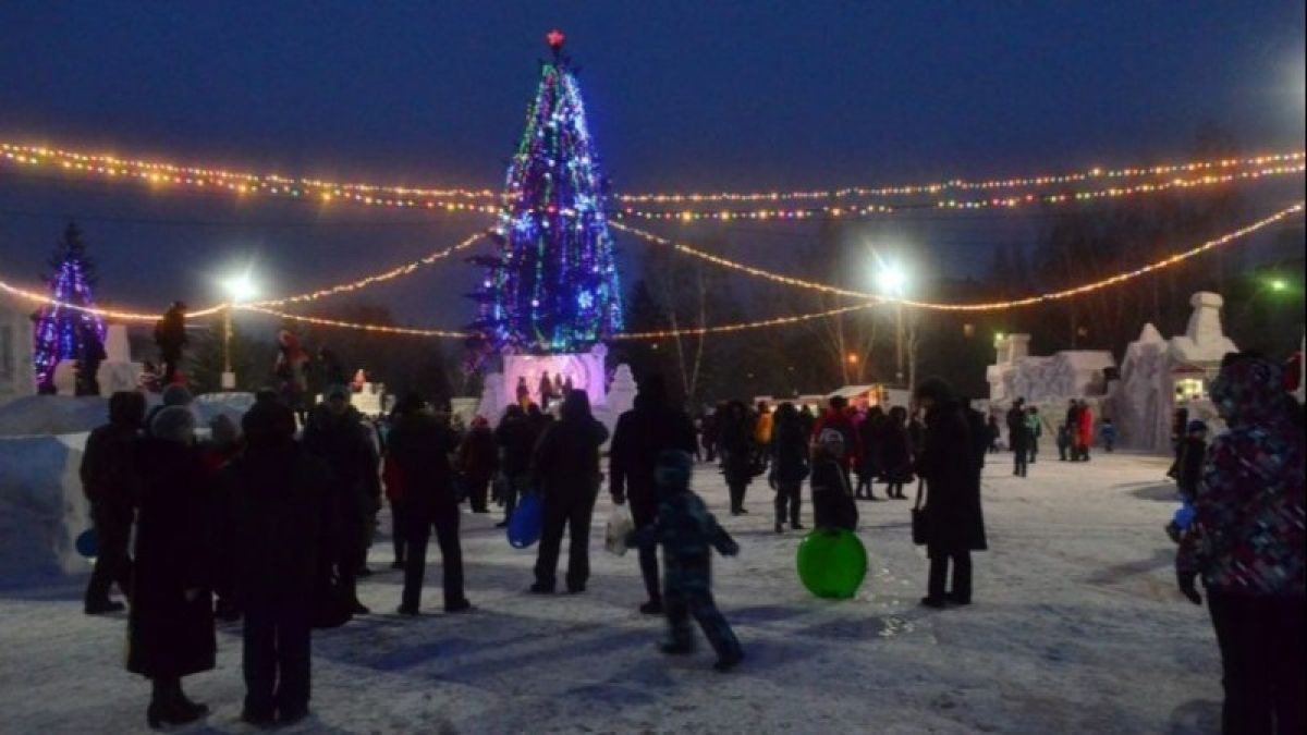 Онлайн-трансляция организована с новогодней площадки Бийска