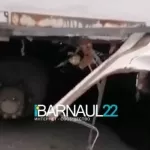 У барнаульского автобуса на ходу отвалилось колесо