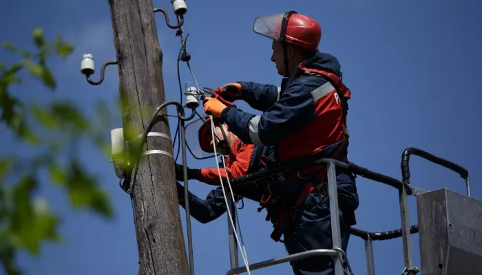 Россети Сибирь ведут ремонт линий электропередачи и подстанций