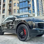 Стильный Porsche Cayenne в бронепленке и керамике за 5,5 млн руб. продают в Барнауле