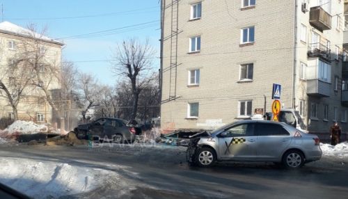Учебный автомобиль попал в серьезное ДТП в Барнауле