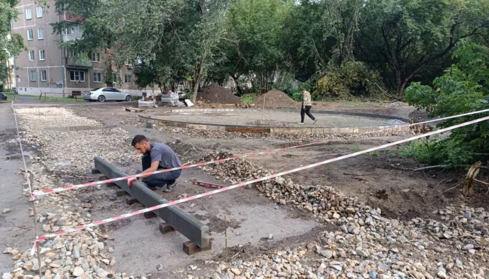 В Барнауле приступили к обустройству нового сквера на улице Антона Петрова