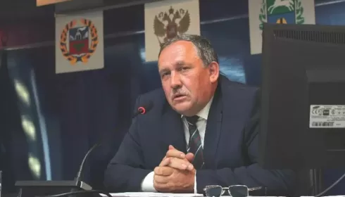 Дело на 42 тома: экс-главу Бийска будут судить за расселение из авариек в недострой