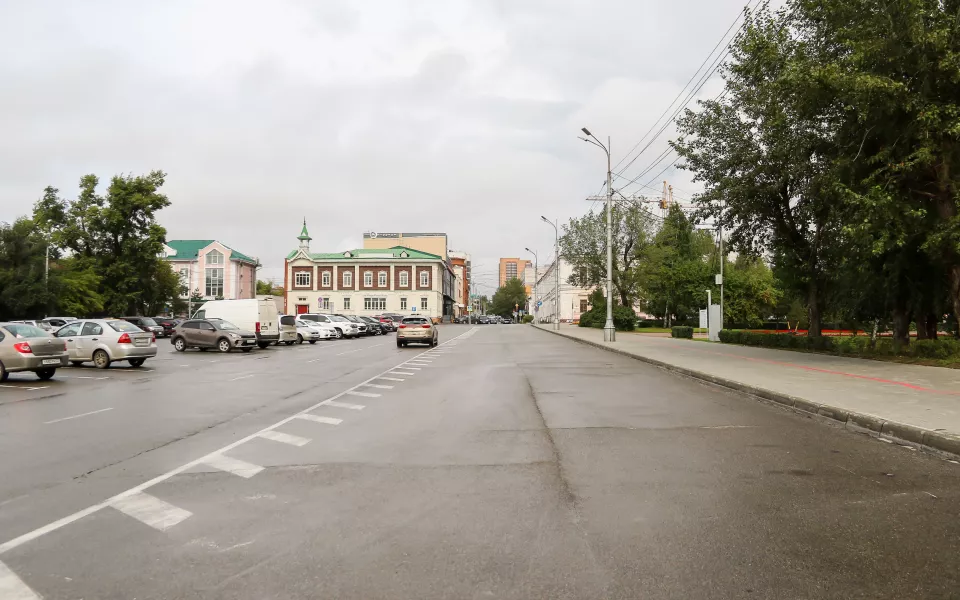 Как выглядит старейшая площадь Барнаула, где хотят воссоздать собор XVIII века. Фото