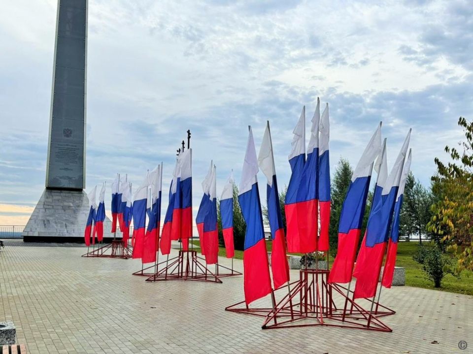 Триколоры на улицах Барнаула
