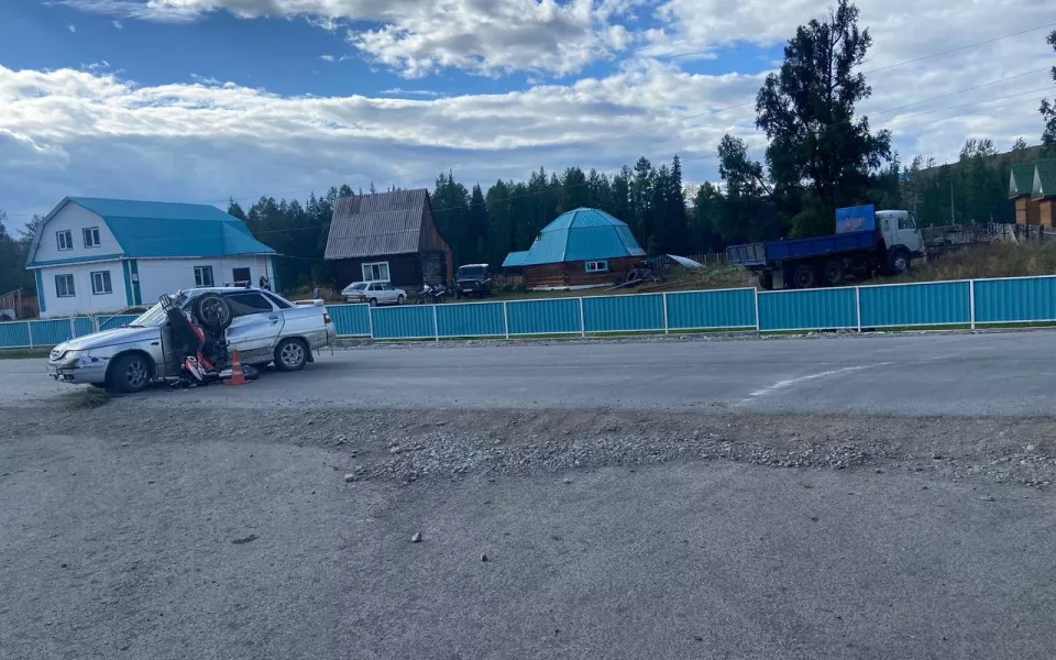 Пассажир погиб в ДТП с мотоциклом на автозаправке в алтайском селе