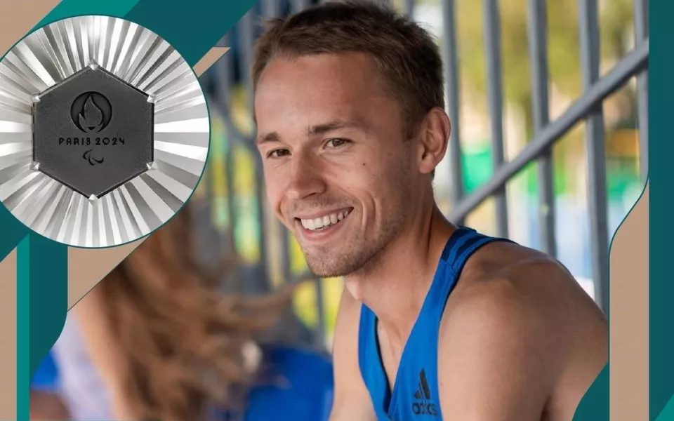 Алтайский спортсмен Александр Костин завоевал серебро на Паралимпиаде в Париже