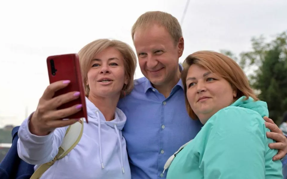 Виктор Томенко провел День города в компании барнаульцев