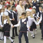 Власти Алтайского края выделили семьям деньги на подготовку детей к школе
