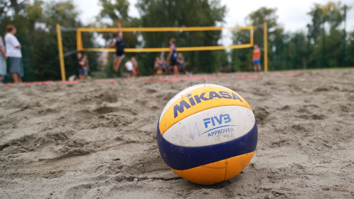 Открытие площадки для пляжного волейбола в Барнауле 
