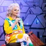 Какие гонорары у Ларисы Долиной и за какой срок она может заработать на квартиру