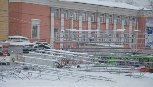 Светодинамический фонтан длиной 65 метров устанавливают в центре Барнаула