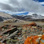 Первый сентябрьский снег задержался на склонах Горного Алтая. Фото